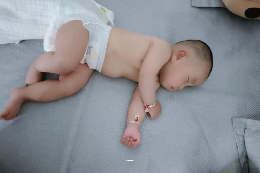 当阳没满月的宝宝
